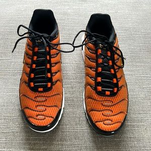 Men’s Nike sneakers. Brand new